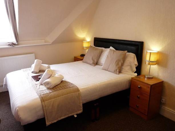 Imagen de la habitación del Hotel Hilbre. Foto 10