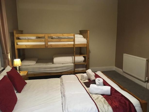 Imagen de la habitación del Hotel Hilbre. Foto 11
