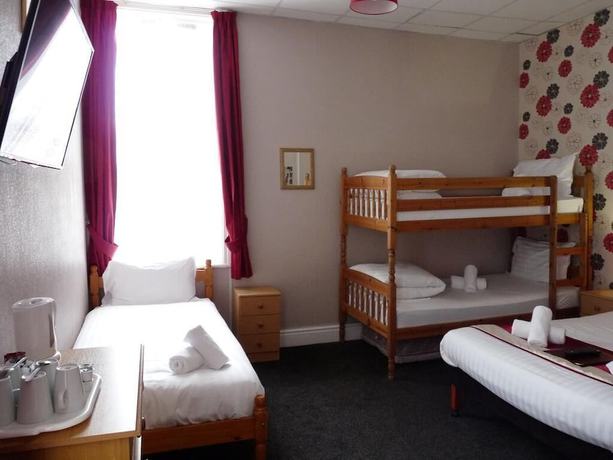 Imagen de la habitación del Hotel Hilbre. Foto 15