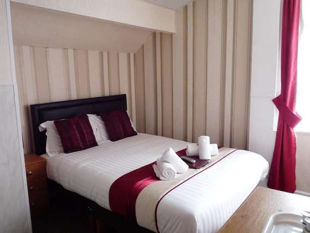 Imagen de la habitación del Hotel Hilbre. Foto 19