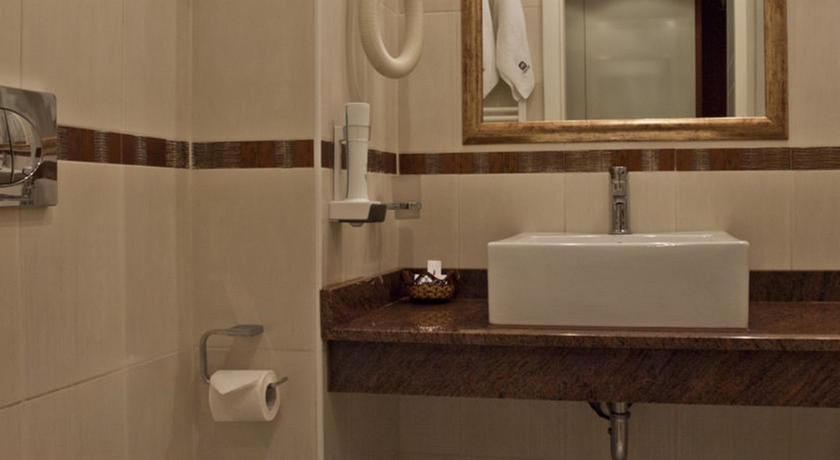 Imagen de la habitación del Hotel Hill. Foto 6