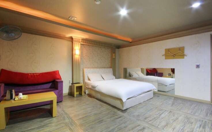 Imagen de la habitación del Hotel Hill Motel. Foto 15