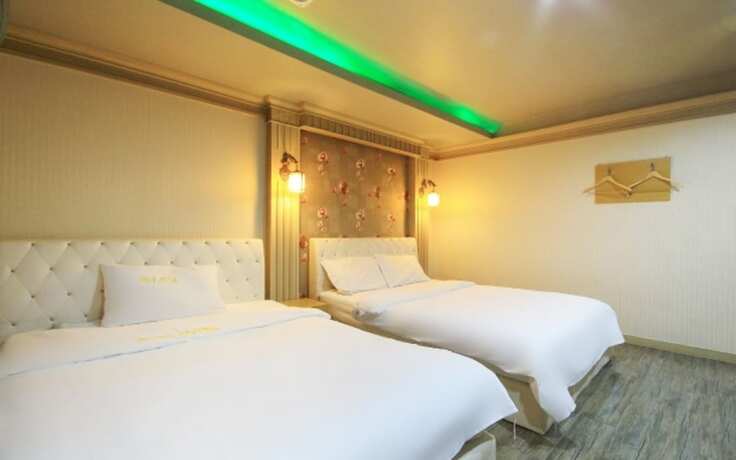 Imagen de la habitación del Hotel Hill Motel. Foto 16