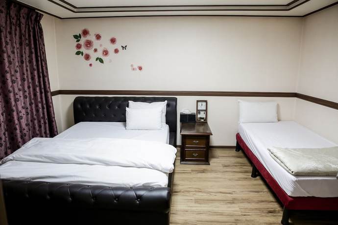 Imagen de la habitación del Hotel Hill Stay Residence. Foto 3