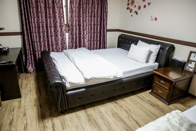 Imagen de la habitación del Hotel Hill Stay Residence. Foto 6