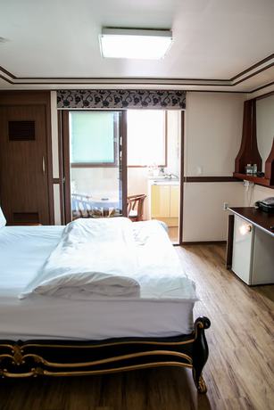 Imagen de la habitación del Hotel Hill Stay Residence. Foto 10