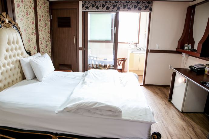 Imagen de la habitación del Hotel Hill Stay Residence. Foto 15