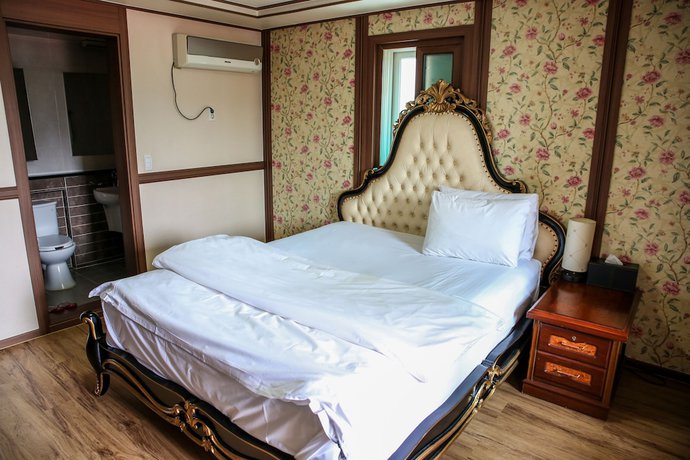 Imagen de la habitación del Hotel Hill Stay Residence. Foto 18