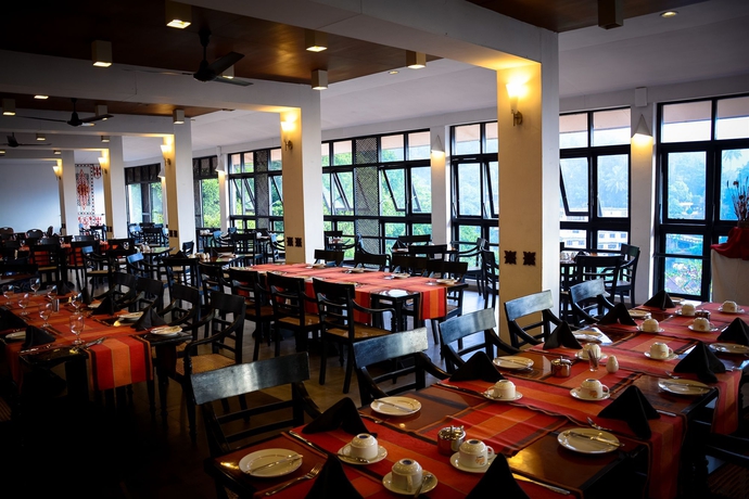 Imagen del bar/restaurante del Hotel Hill Top. Foto 3