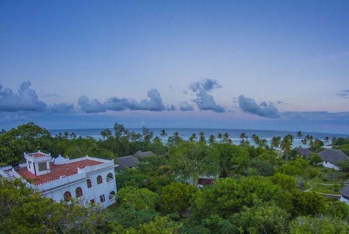 Imagen general del Hotel HillPark - Tiwi Beach. Foto 1