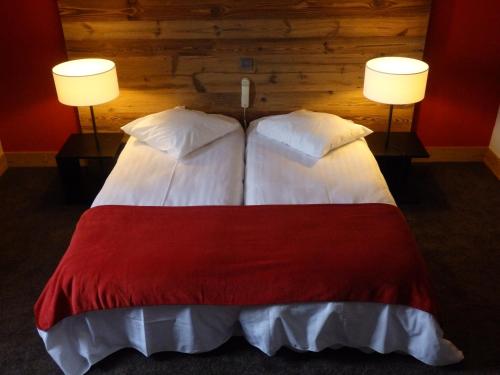 Imagen de la habitación del Hotel Hillary. Foto 7