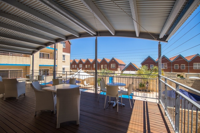 Imagen de los exteriores del Hotel Hillarys Harbour Resort. Foto 14