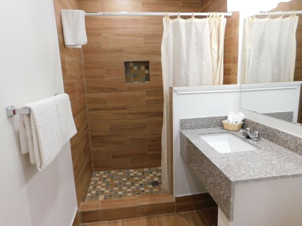 Imagen de la habitación del Hotel Hillcrest Motel. Foto 13