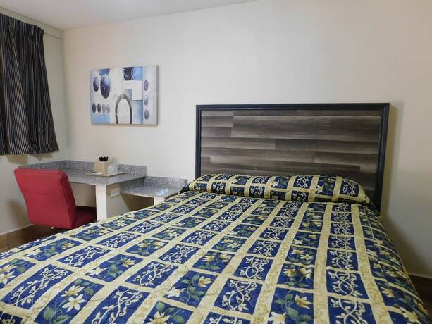 Imagen de la habitación del Hotel Hillcrest Motel. Foto 18