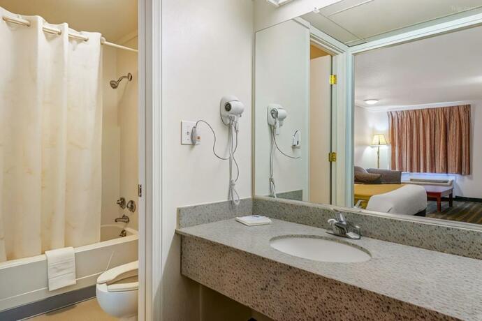 Imagen general del Hotel Hilliard Motor Lodge. Foto 3