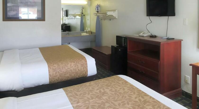 Imagen general del Hotel Hilliard Motor Lodge. Foto 11