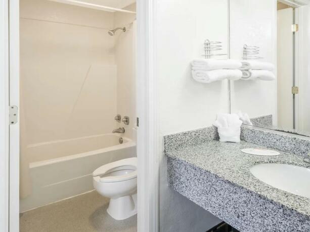 Imagen general del Hotel Hilliard Motor Lodge. Foto 15