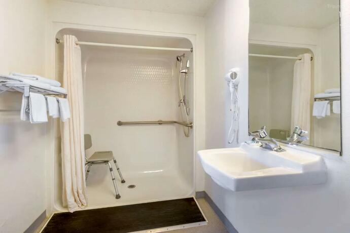 Imagen general del Hotel Hilliard Motor Lodge. Foto 17