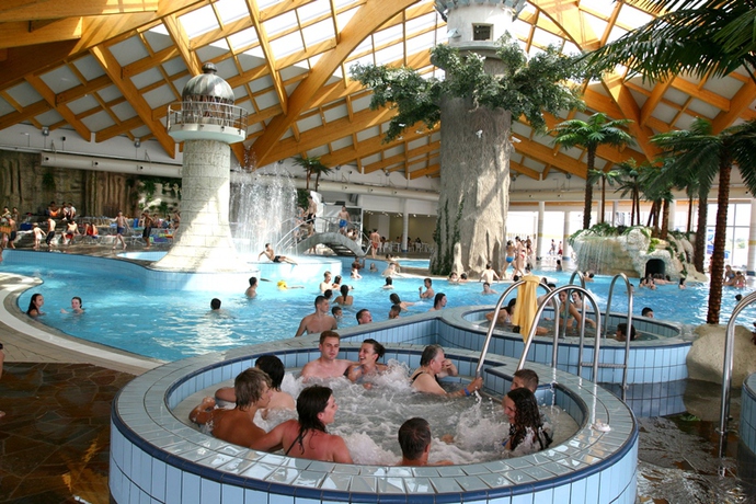 Imagen de la piscina del Hotel Hills Congress and Termal Spa Resort. Foto 14