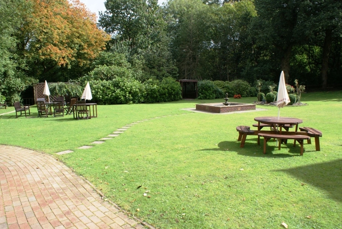 Imagen de los exteriores del Hotel Hillscourt. Foto 12