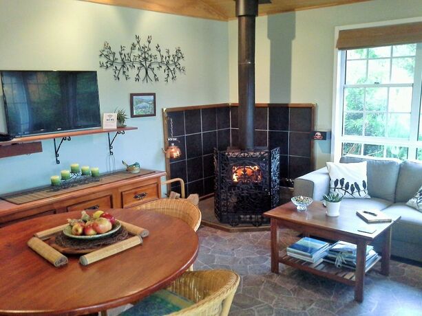 Imagen del bar/restaurante del Hotel Hillside Bed and Breakfast. Foto 18