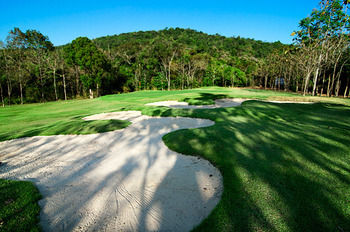 Imagen de los exteriores del Hotel Hillside Country Home Golf And Resort. Foto 10