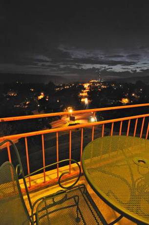 Imagen de la habitación del Hotel Hillside Inn. Foto 2