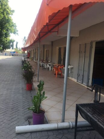 Imagen general del Hotel Hillside swimming pool and gardens. Foto 6