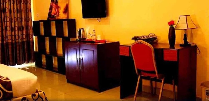 Imagen de la habitación del Hotel Hilltop Country Club. Foto 8