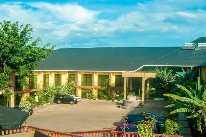 Imagen general del Hotel Hilltop Country Club. Foto 2