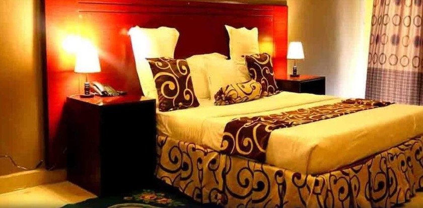 Imagen de la habitación del Hotel Hilltop Country Club. Foto 10
