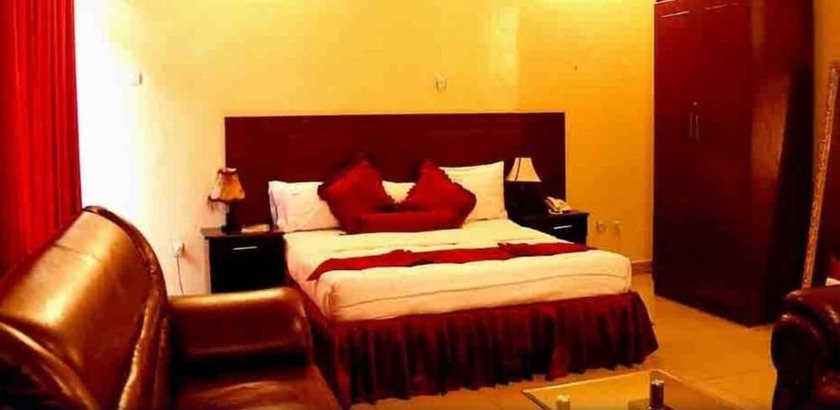 Imagen de la habitación del Hotel Hilltop Country Club. Foto 11