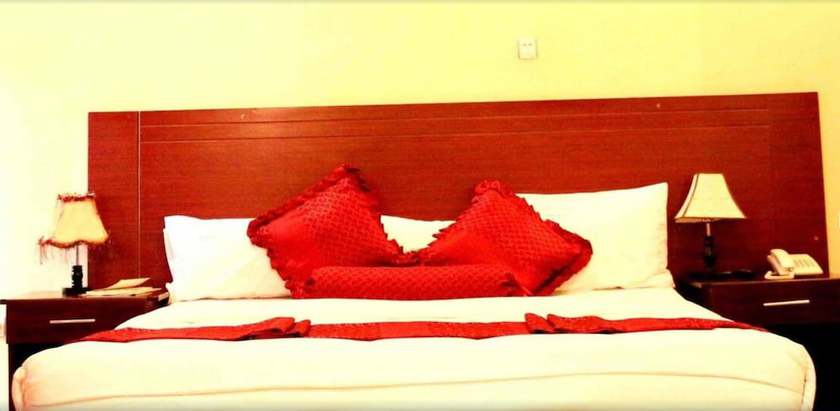 Imagen de la habitación del Hotel Hilltop Country Club. Foto 12
