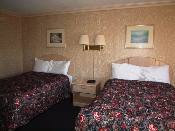 Imagen de la habitación del Hotel Hilltop Express Inn. Foto 9