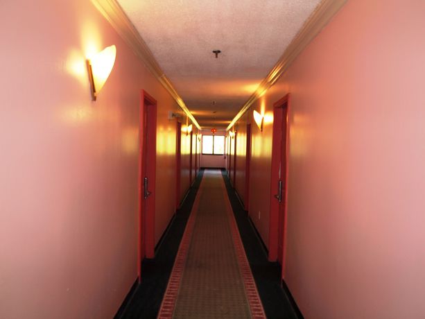 Imagen de la habitación del Hotel Hilltop Express Inn. Foto 10