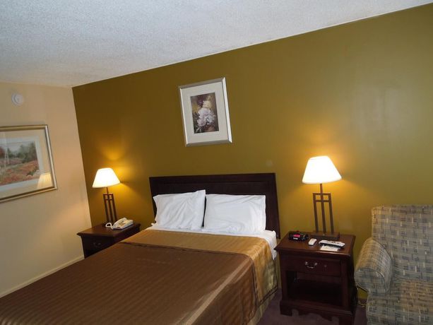 Imagen de la habitación del Hotel Hilltop Inn, Pittsburgh. Foto 12