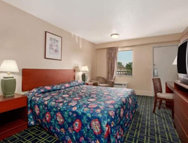 Imagen de la habitación del Hotel Hilltop Inn, Pittsburgh. Foto 17
