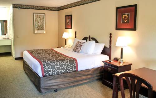 Imagen de la habitación del Hotel Hilltop Inn and Suites - North Stonington. Foto 11