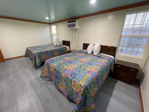 Imagen de la habitación del Hotel Hilltop Motor Inn. Foto 1