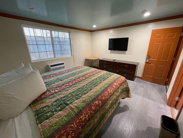 Imagen de la habitación del Hotel Hilltop Motor Inn. Foto 10