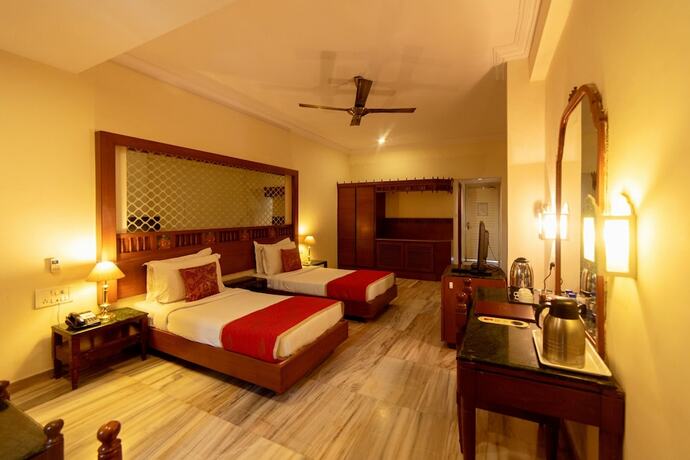 Imagen de la habitación del Hotel Hilltop Palace. Foto 18