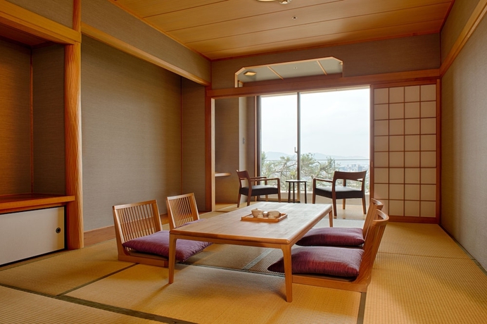 Imagen de la habitación del Hotel Hilltop Resort Fukuoka. Foto 14