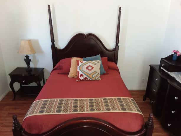Imagen de la habitación del Hotel Hilltop Tavern and Inn. Foto 11
