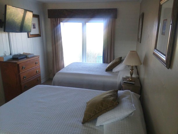 Imagen de la habitación del Hotel Hilltop Tavern and Inn. Foto 14