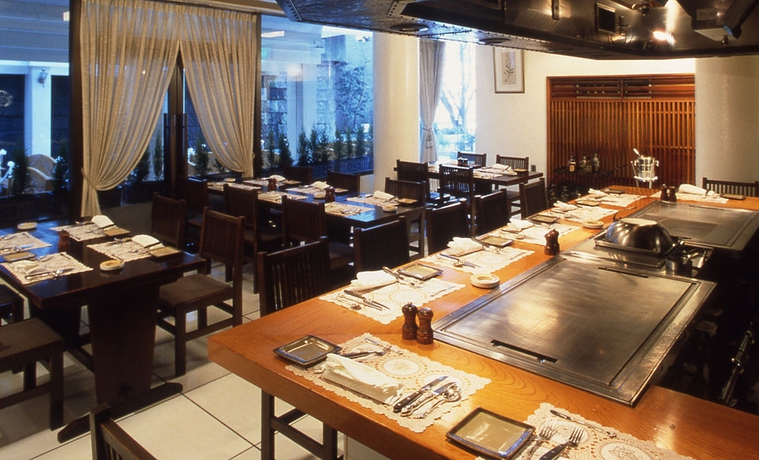 Imagen del bar/restaurante del Hotel Hilltop, Tokyo Ciudad. Foto 3