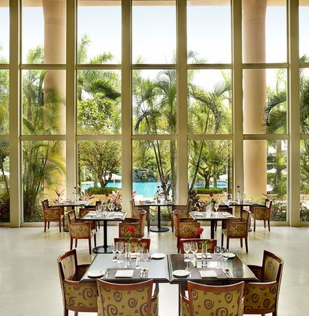 Imagen del bar/restaurante del Hotel Hillview Golf. Foto 7