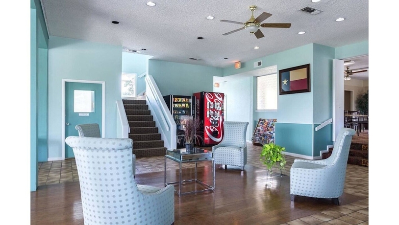 Imagen de los interiores del Hotel Hillview Inn. Foto 14