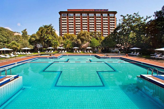Imagen de la piscina del Hotel Hilton Addis Ababa. Foto 8