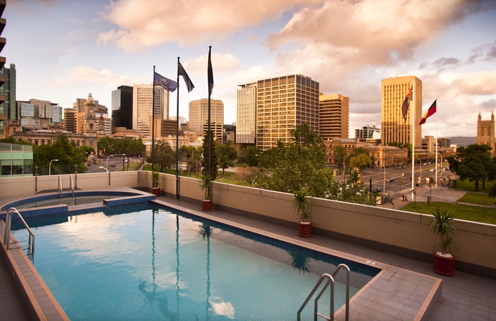 Imagen de la piscina del Hotel Hilton Adelaide. Foto 16