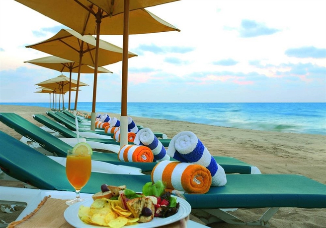 Imagen de los exteriores del Hotel Hilton Alexandria Corniche. Foto 10